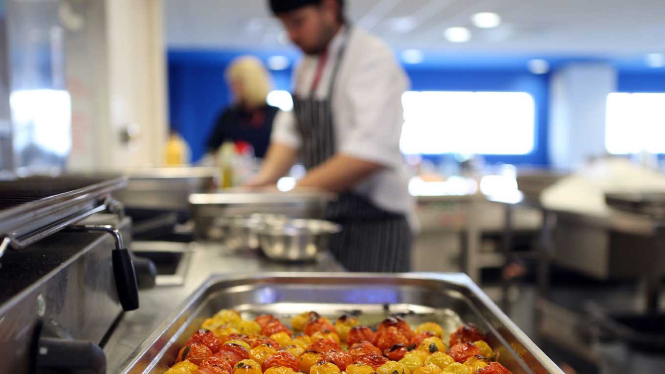 pomoc kuchenna praca na zmywaku w restauracji 2019 3i