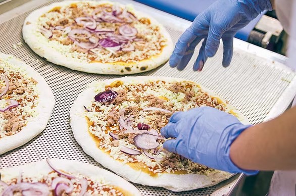 produkcja pizza praca fabryka 2025