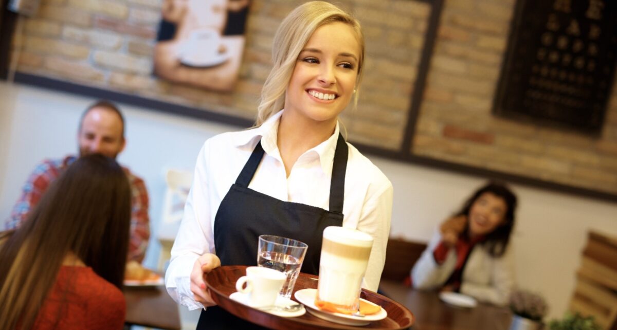 kelner kelnerka praca 2025