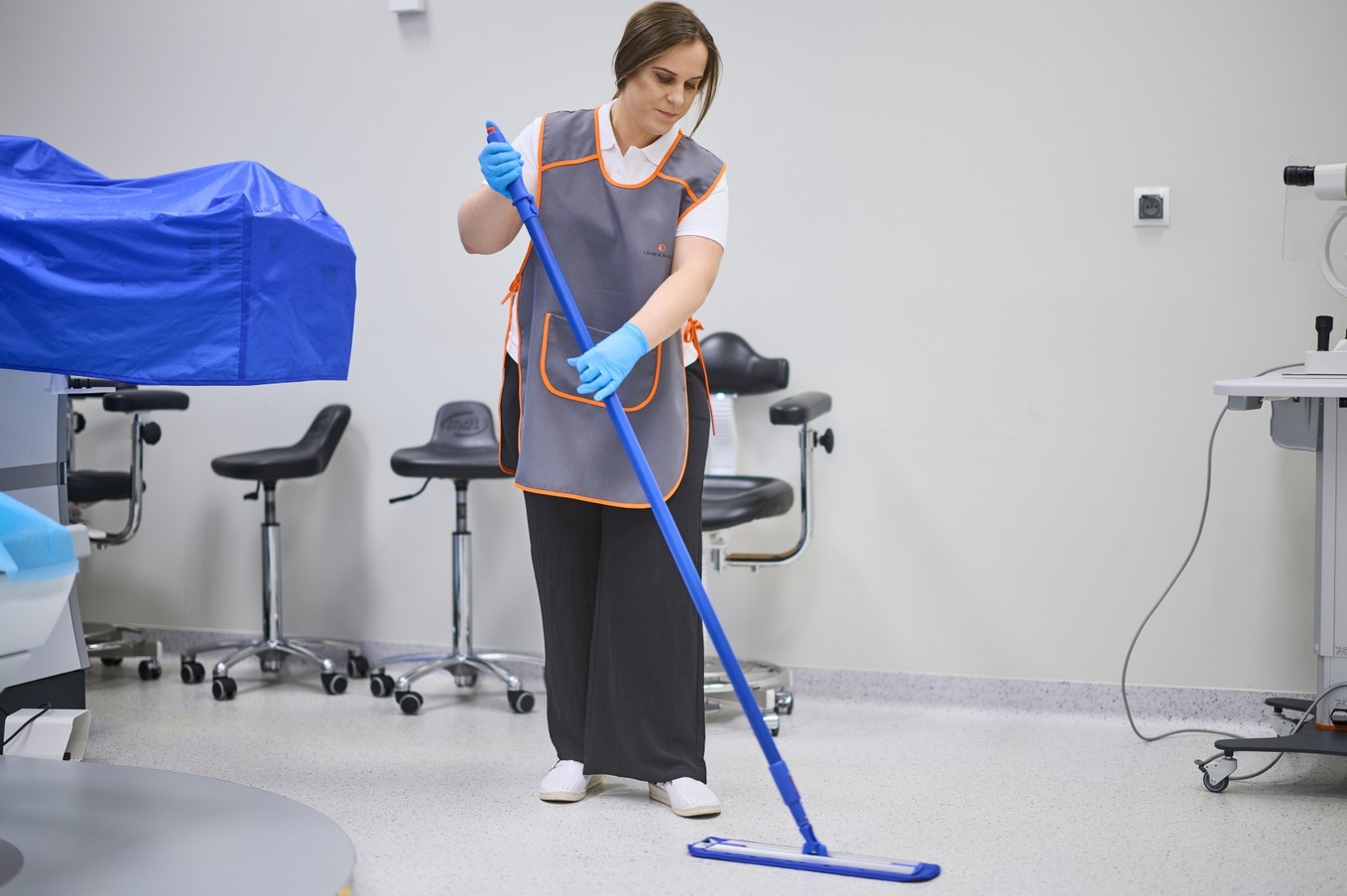 sprzatanie kliniki praca Islandia